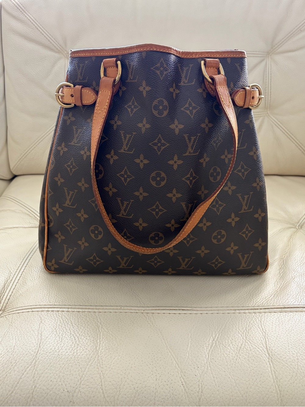 Louis Vuitton Batignolles
Vertical - Picture 3 of 14